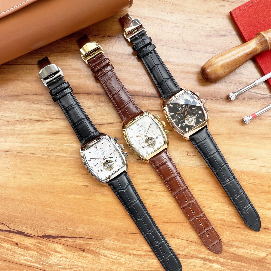 ，  酒桶新品  最新： 劳力士 Rolex 多功能设计 类型：精品男士腕表 表带：真牛皮表带 机芯：高端全自动机械机芯 镜面：矿物质强化玻璃更高清 品味高雅 浩瀚大气 匠心独运 腕间瑰宝 尺寸：直径42mm厚12.5mm