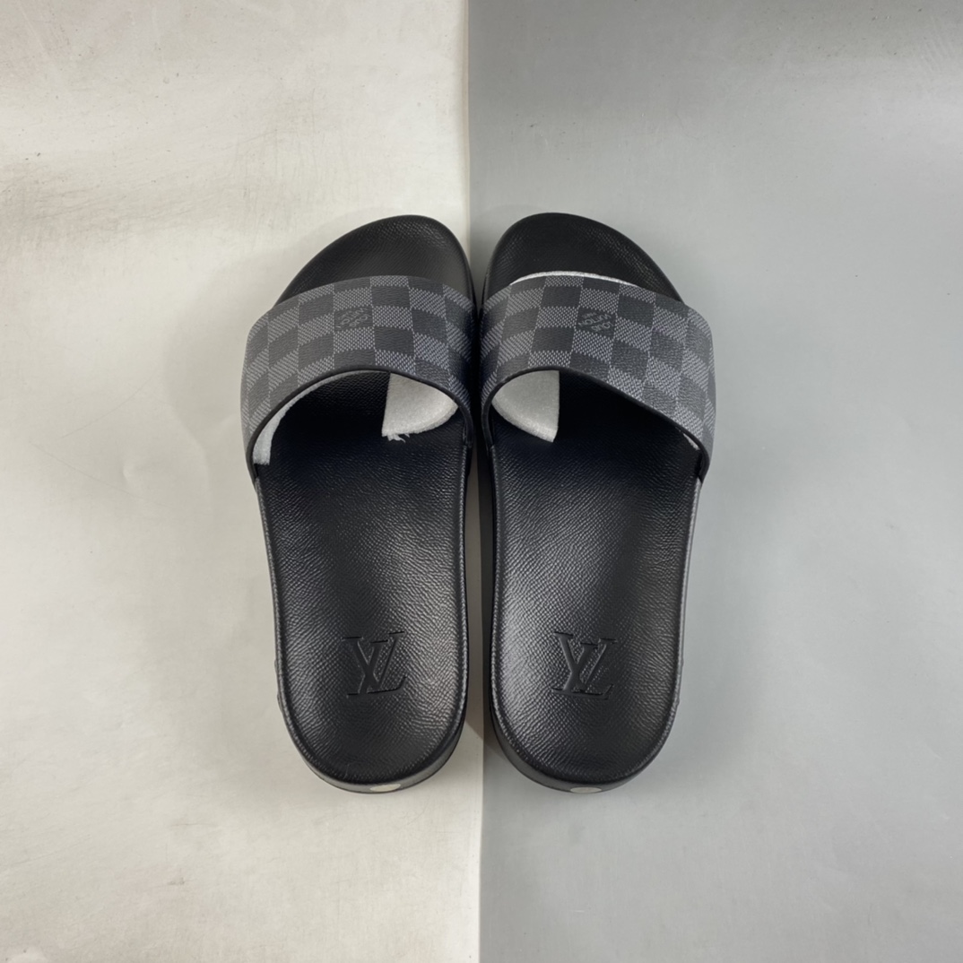 France's top luxury brand, Louis Vuitton Waterfront Mule Slides print summer fashion wear indoor and outdoor beach slippers