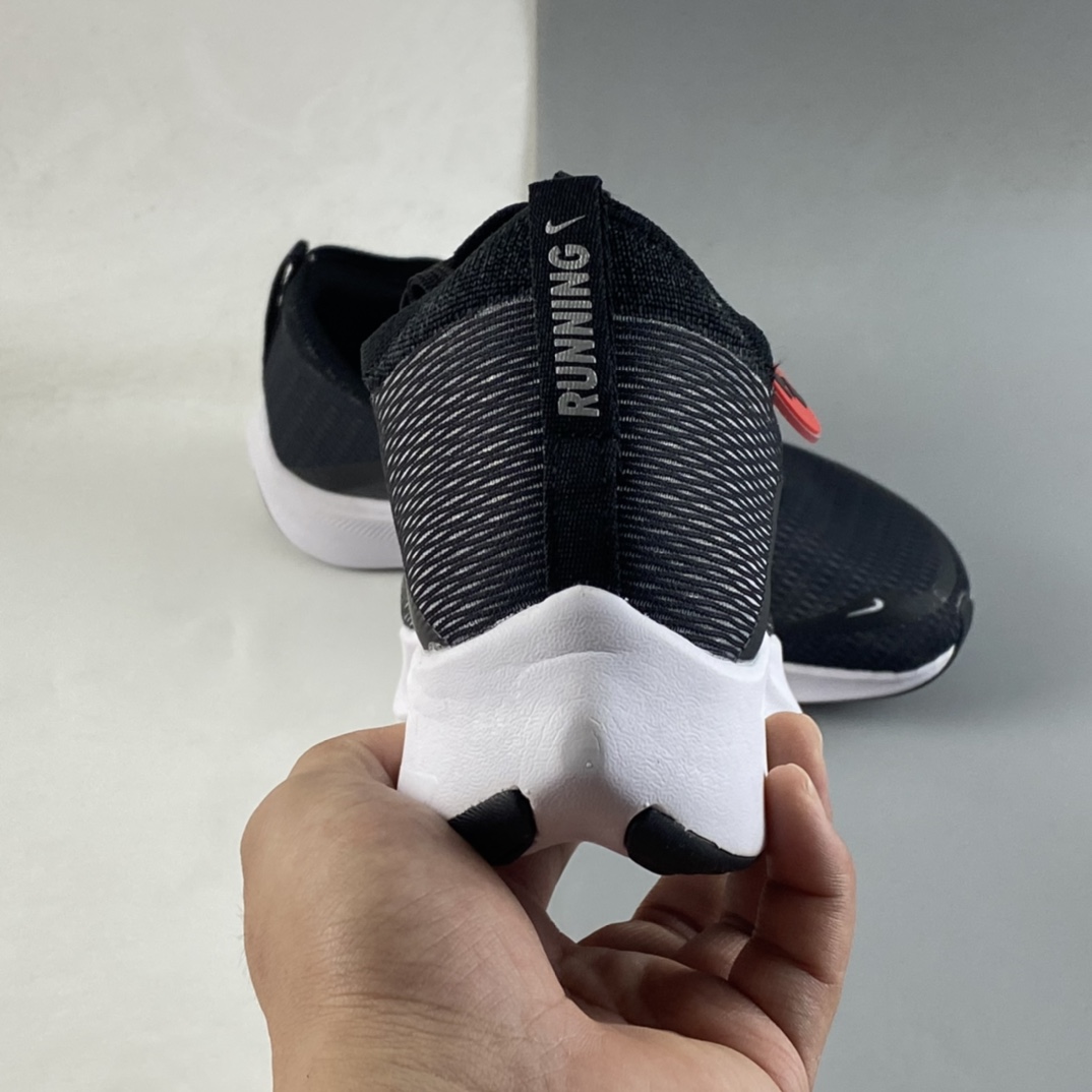 P260  Nike Zoom Fly 4 耐克女子超弹碳板跑步鞋 CT2401-001