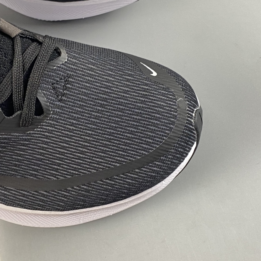 P260  Nike Zoom Fly 4 耐克女子超弹碳板跑步鞋 CT2401-001