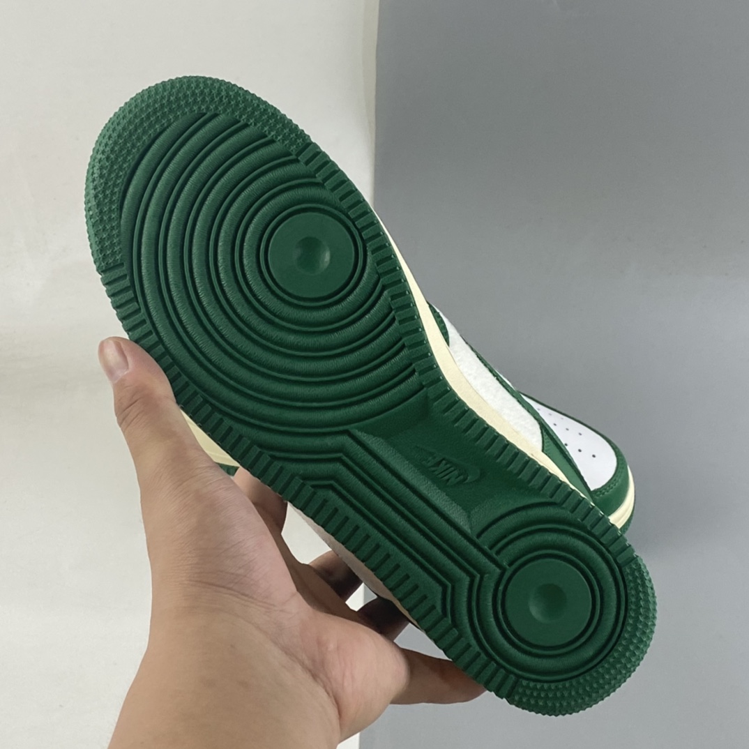 P240  Nike Air Force 1’07 Low  空军一号低帮休闲板鞋 DO5220-163