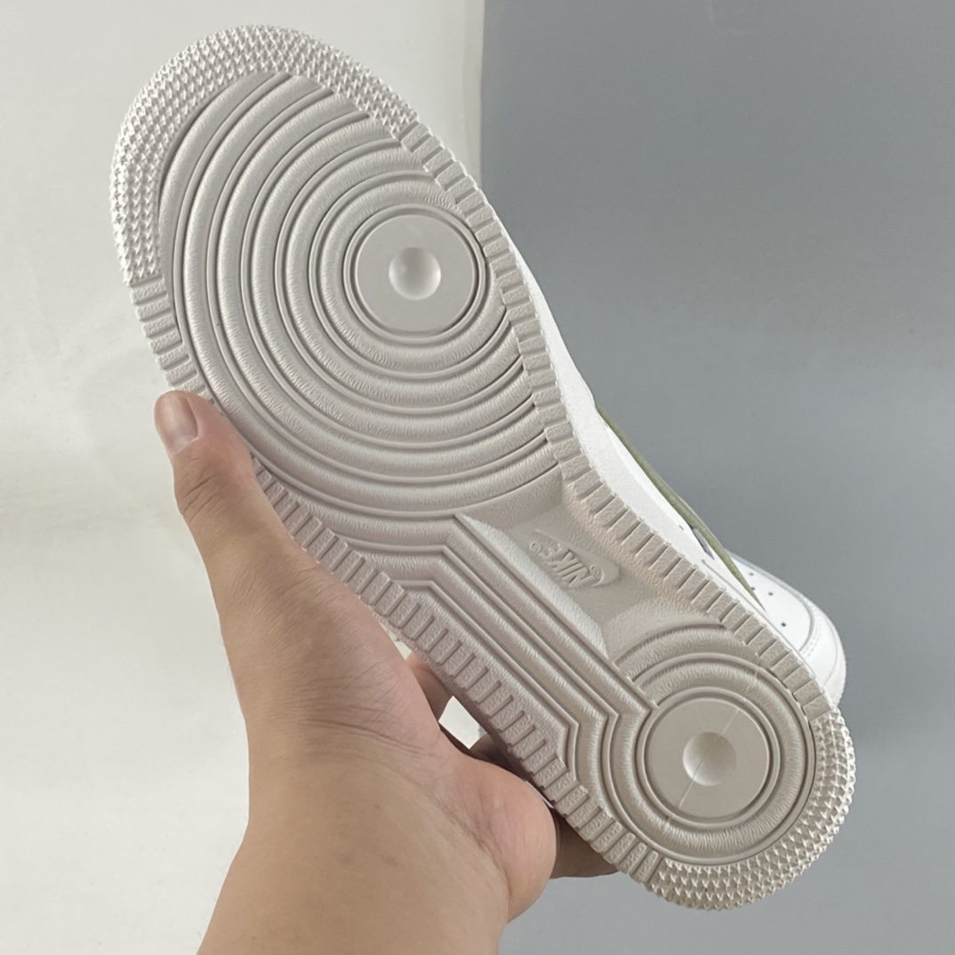 P200  Nike Air Force 1 Low ”Glitter Swoosh” 闪粉 空军一号低帮休闲板鞋 DH4407-101