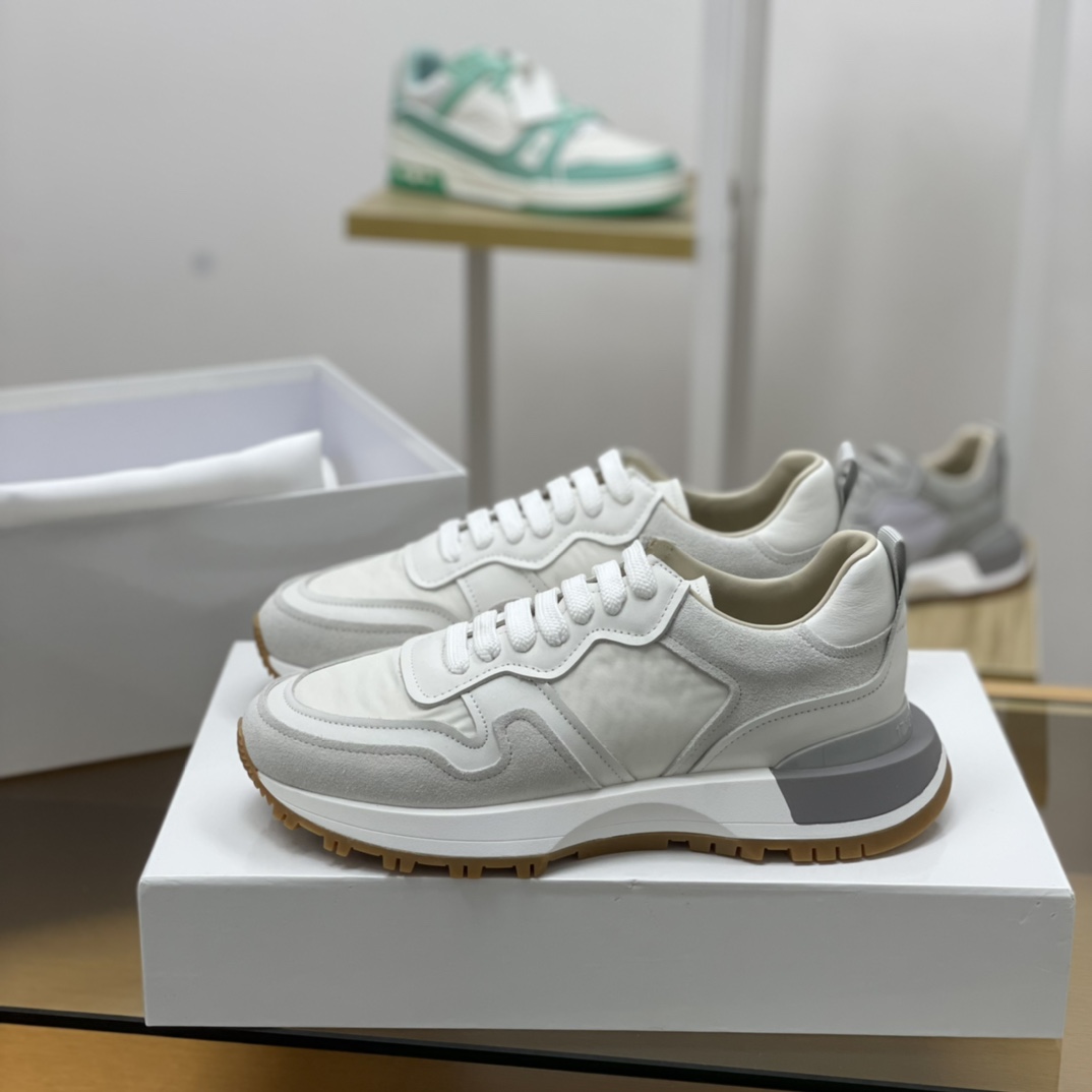 MMY   采用尼龙布拼接而成男款runner系列春夏老爹鞋