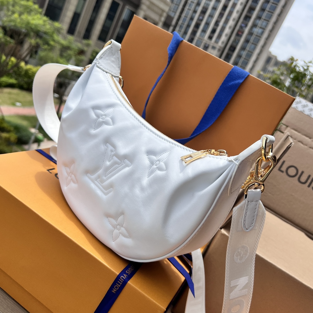 🌼m59959尺寸:27.5×16×7cm LV海外渠道资源特供新款月亮包❗️本款Over The mo