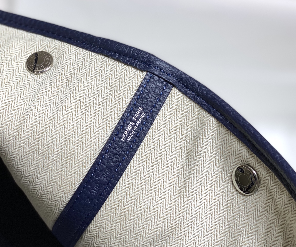 Hermès Garden Party 36 Blue Leather Tote Bag, Everyday Luxury 7 i1656411390 2878 6