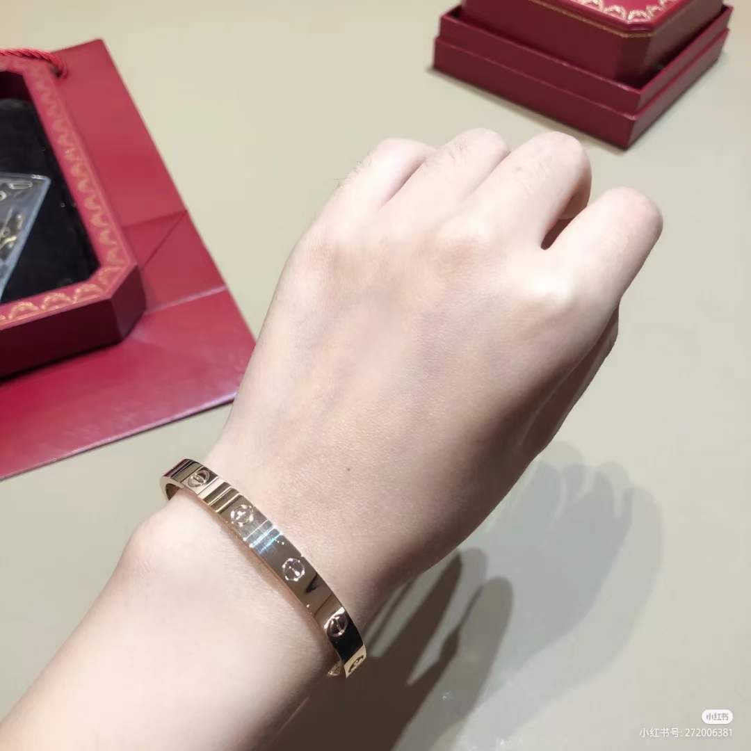 Cartier 卡地亚/Cartier Love无开钻口手镯