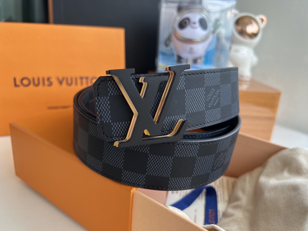 LV/路易威登   标志性LV Initiales标识男士40mm腰带