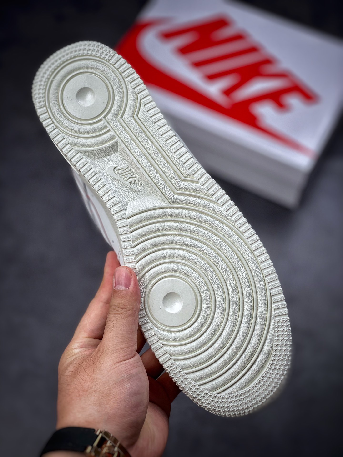 220 Nike Air Force 1 Low 07  米白红电秀勾 CL6326-108