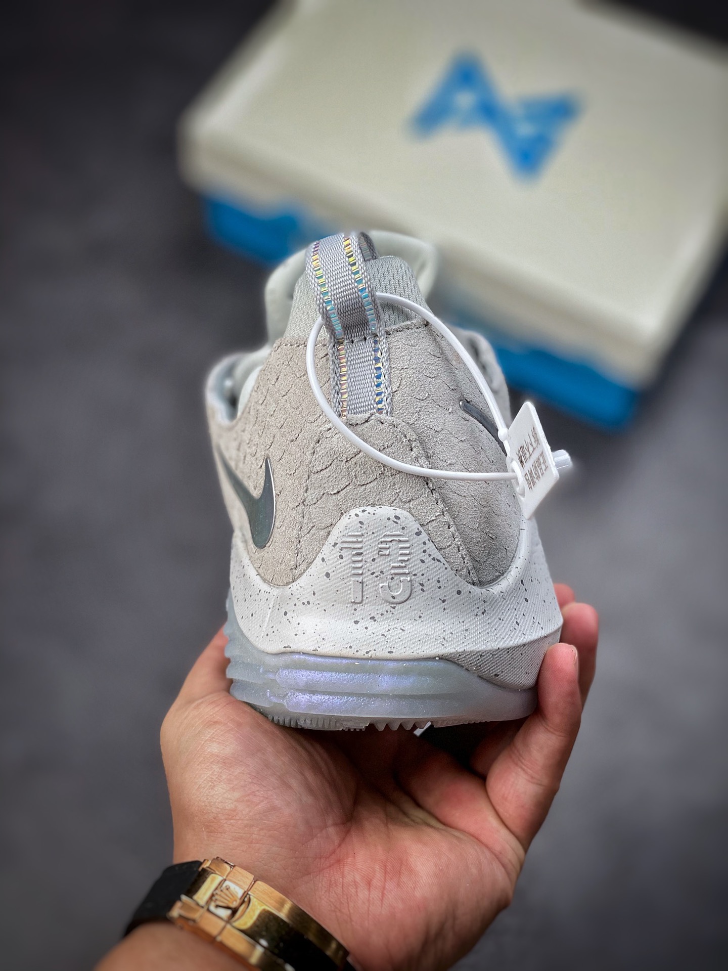 320 Nike PG 1 EP 泡椒战靴 篮球鞋兼顾出众的回弹缓震性能和稳定性728223-002