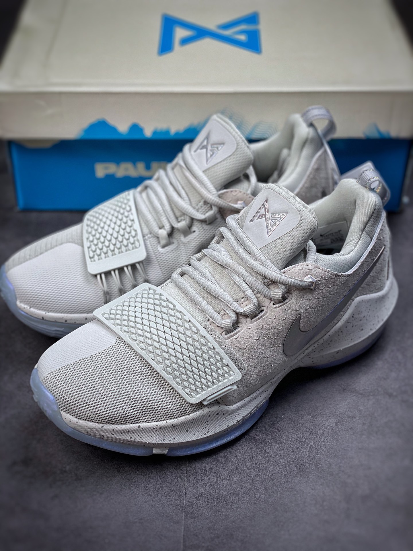 320 Nike PG 1 EP 泡椒战靴 篮球鞋兼顾出众的回弹缓震性能和稳定性728223-002