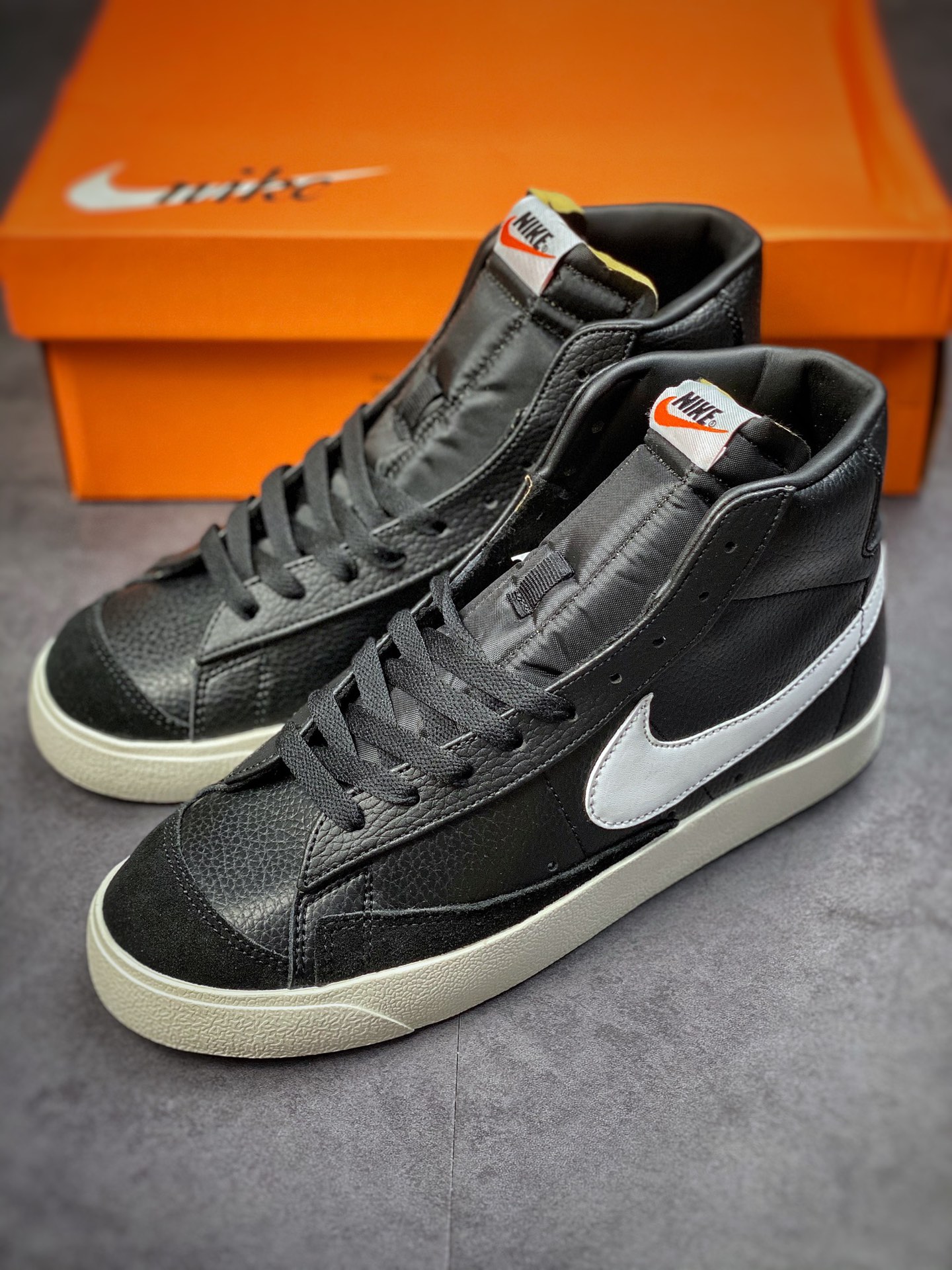 150 Nike Blazer Mid “77 黑白  开拓者系列时尚休闲板鞋  BQ6806-002