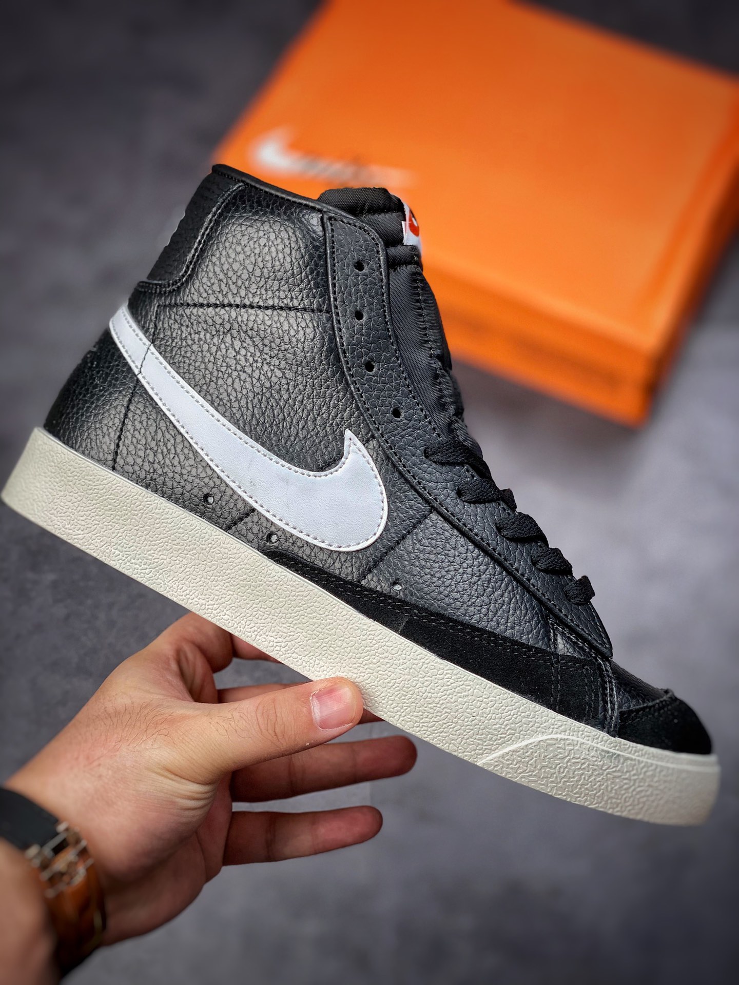 150 Nike Blazer Mid “77 黑白  开拓者系列时尚休闲板鞋  BQ6806-002