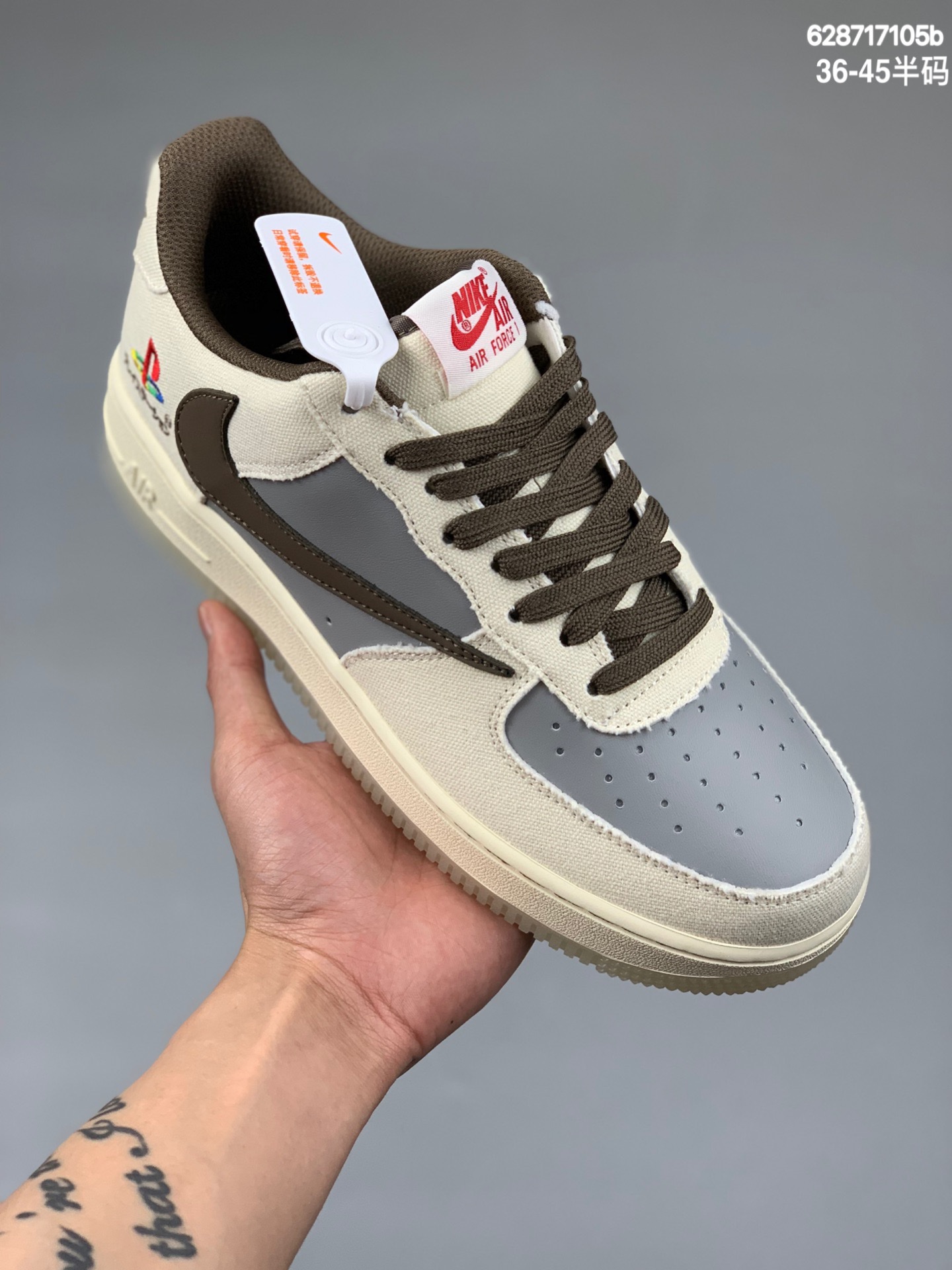 本地    Travis Scott x Playstation x Nike Air Force 1 Low 三方联名 倒钩 反勾 空军一号低帮百搭休闲运动板鞋。#原厂定制皮料 定制鞋盒 原楦原纸板 纯正版型 正品NFC感应芯片 高清洁度 内置全掌气垫  货号：BQ5826-208 尺码：36 36.5 37.5 38 38.5 39 40 40.5 41 42 42.5 43 44 45  编码：628717105b