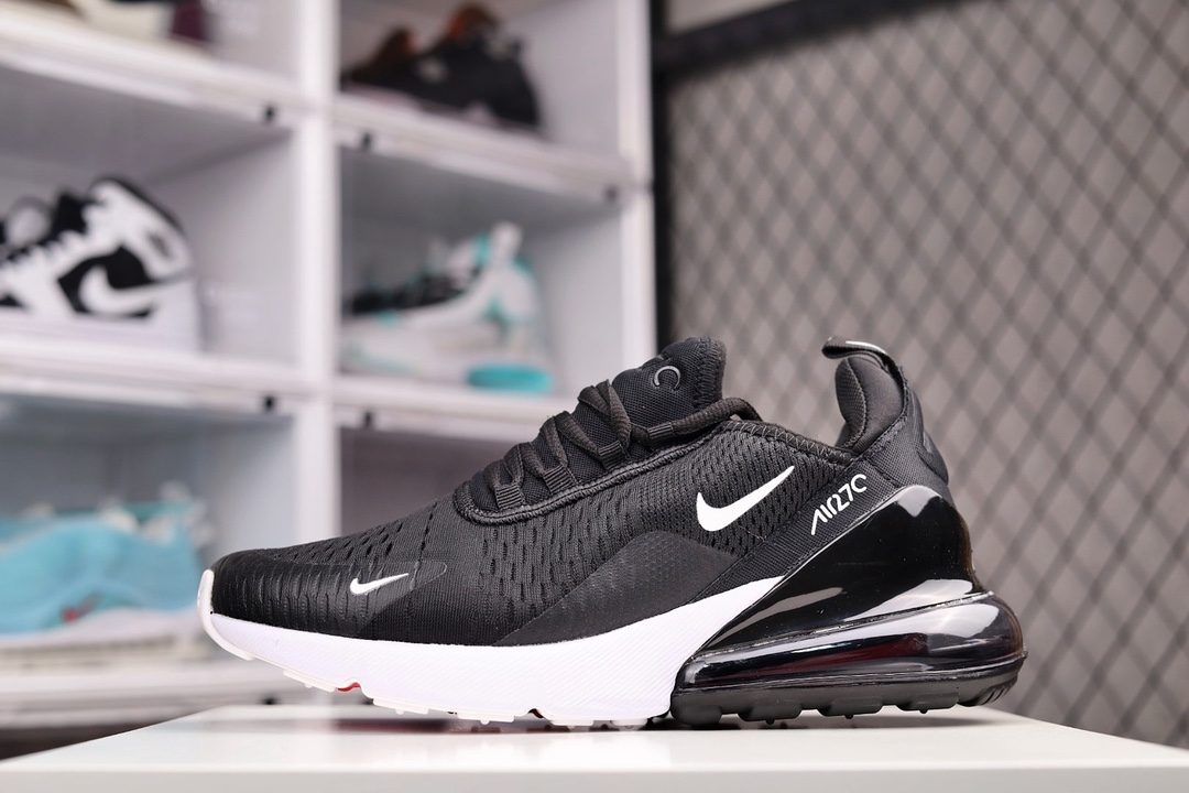 G0 公司级 耐克Nike Air Max I0 透气后掌半气垫慢跑鞋 兼具非凡优质外观和出色穿着体验性能出众的一双跑步鞋，动感且活力满满