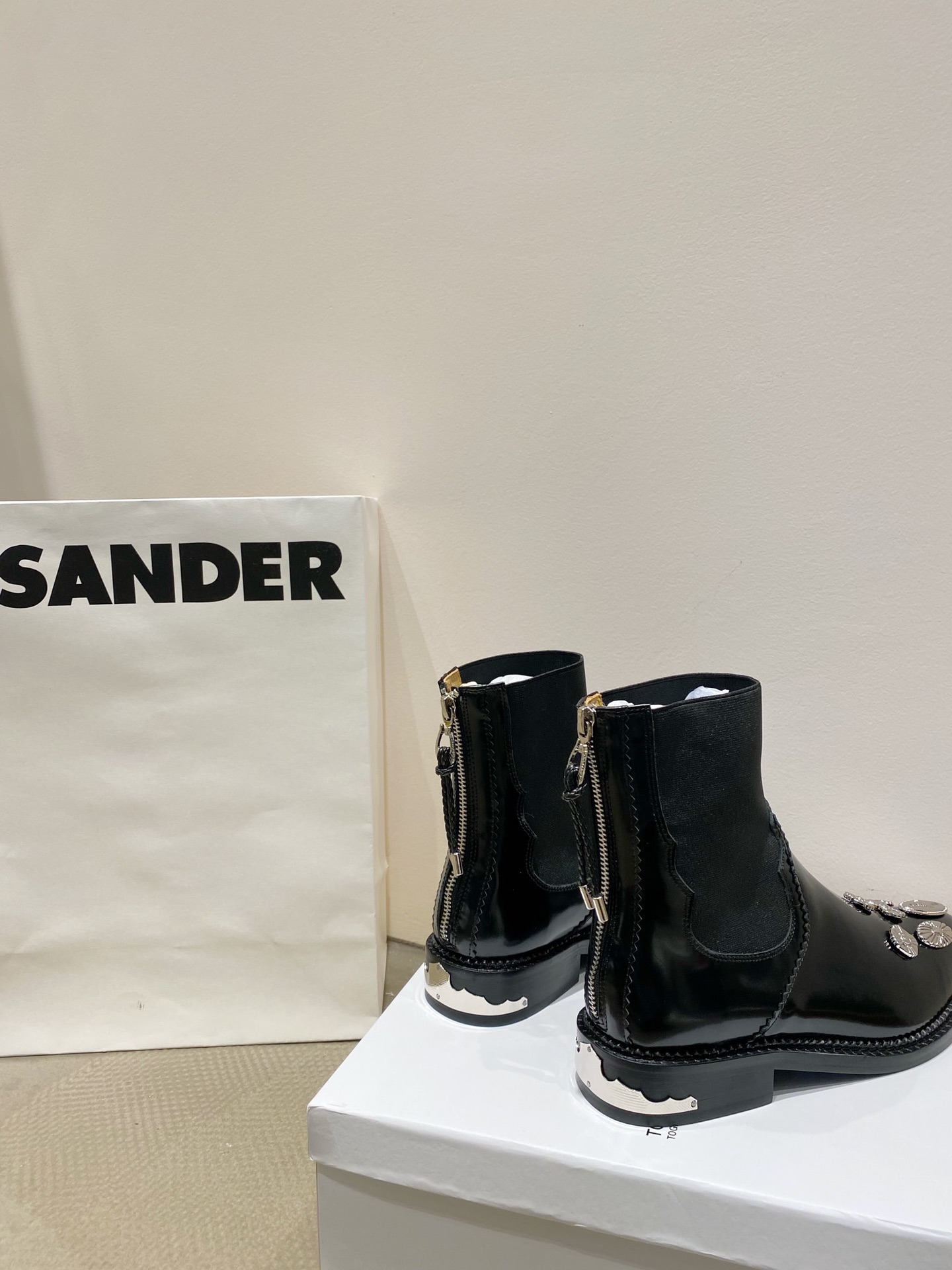 2022/fw Toga Pulla Metal Sculpting Fairy Chelsea Boots with Retro-Metal Hardware - 图片 6