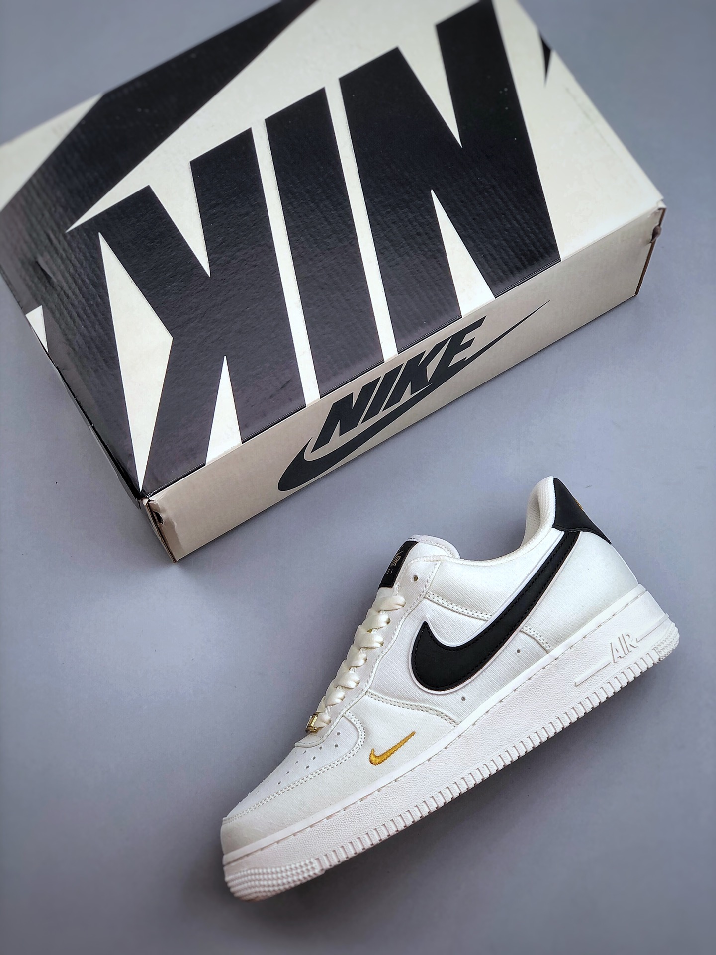 nikeairforce1耐克空军一号黑金双钩帆布面板鞋mn5696809