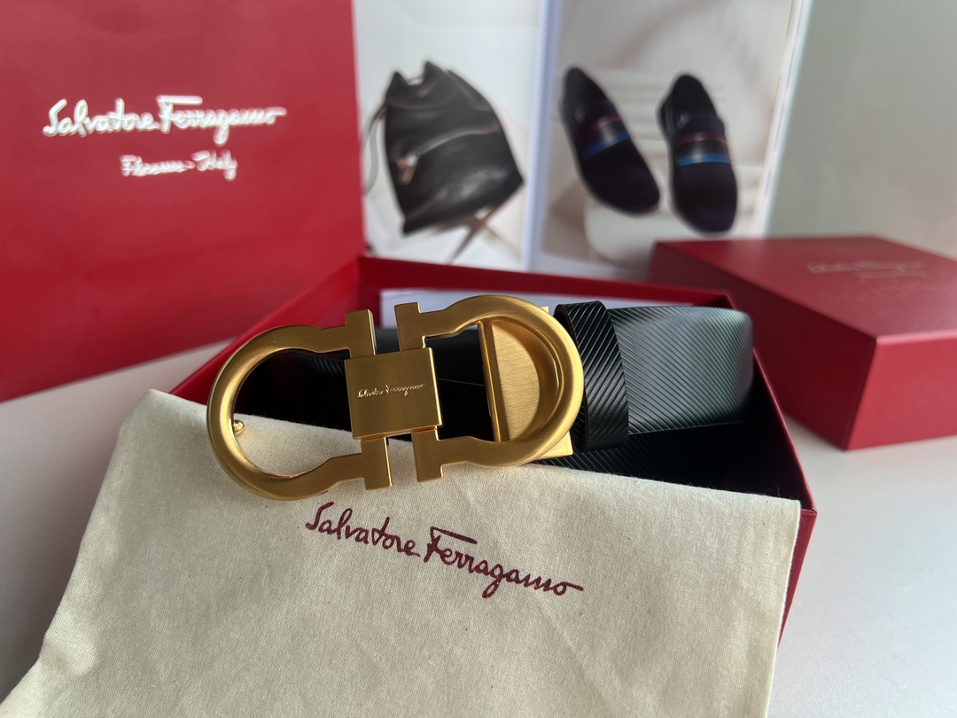 Ferragamo菲拉格慕    头层牛皮压纹图案Gancini金属扣男士3.5cm腰带