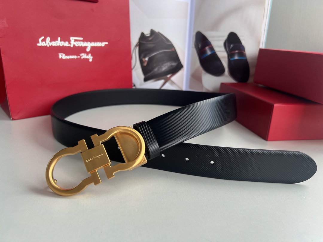 Ferragamo菲拉格慕    头层牛皮压纹图案Gancini金属扣男士3.5cm腰带