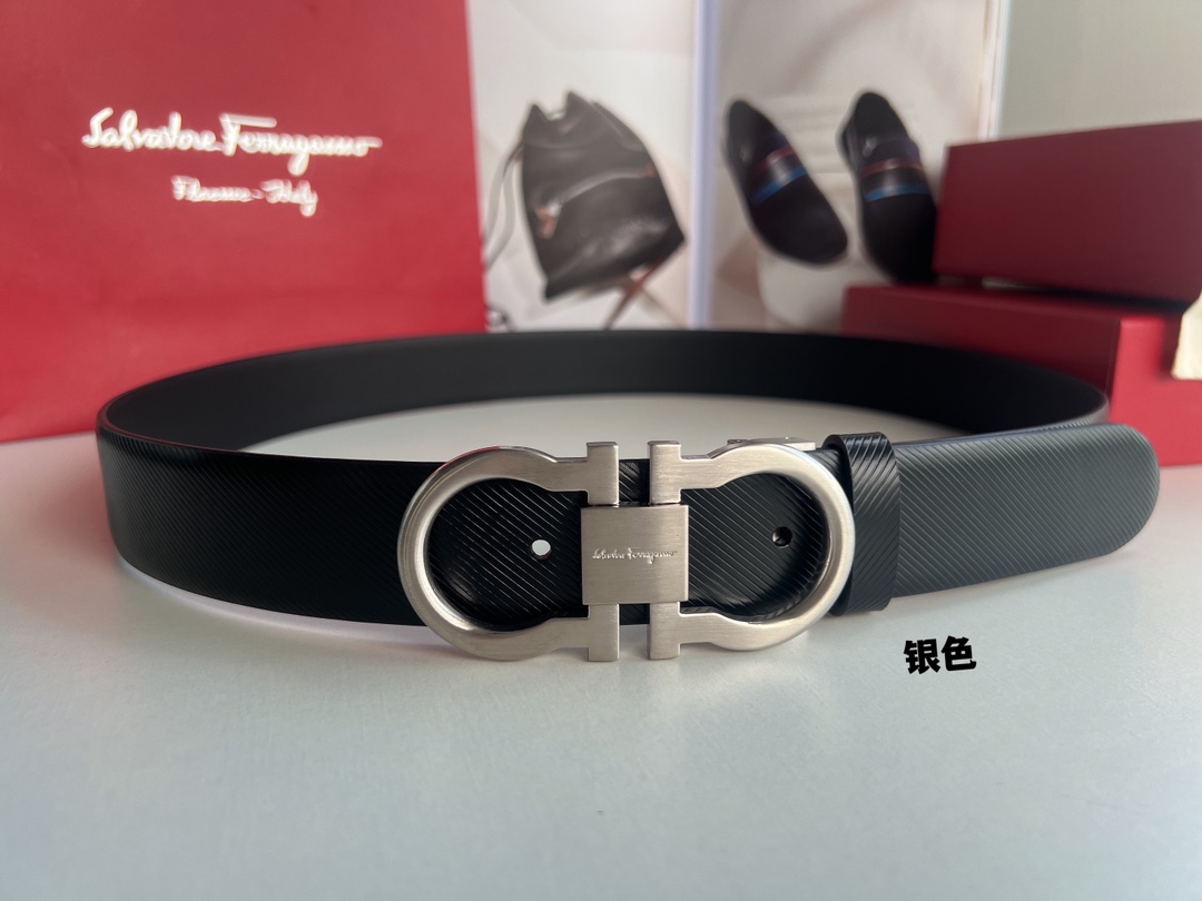 Ferragamo菲拉格慕    头层牛皮压纹图案Gancini金属扣男士3.5cm腰带