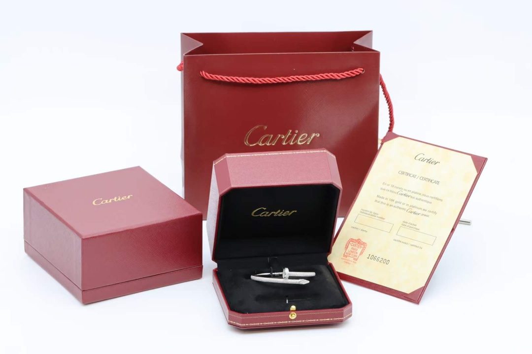 Cartier 卡地亚/Cartier Juste un Clou 满钉钻子手镯