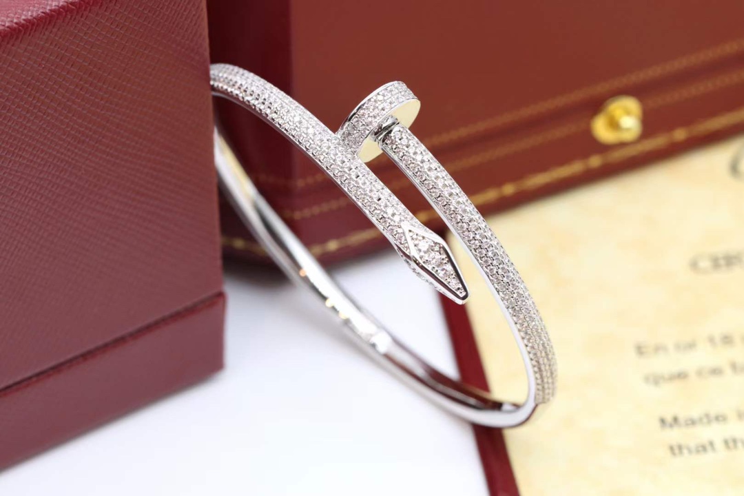 Cartier 卡地亚/Cartier Juste un Clou 满钉钻子手镯