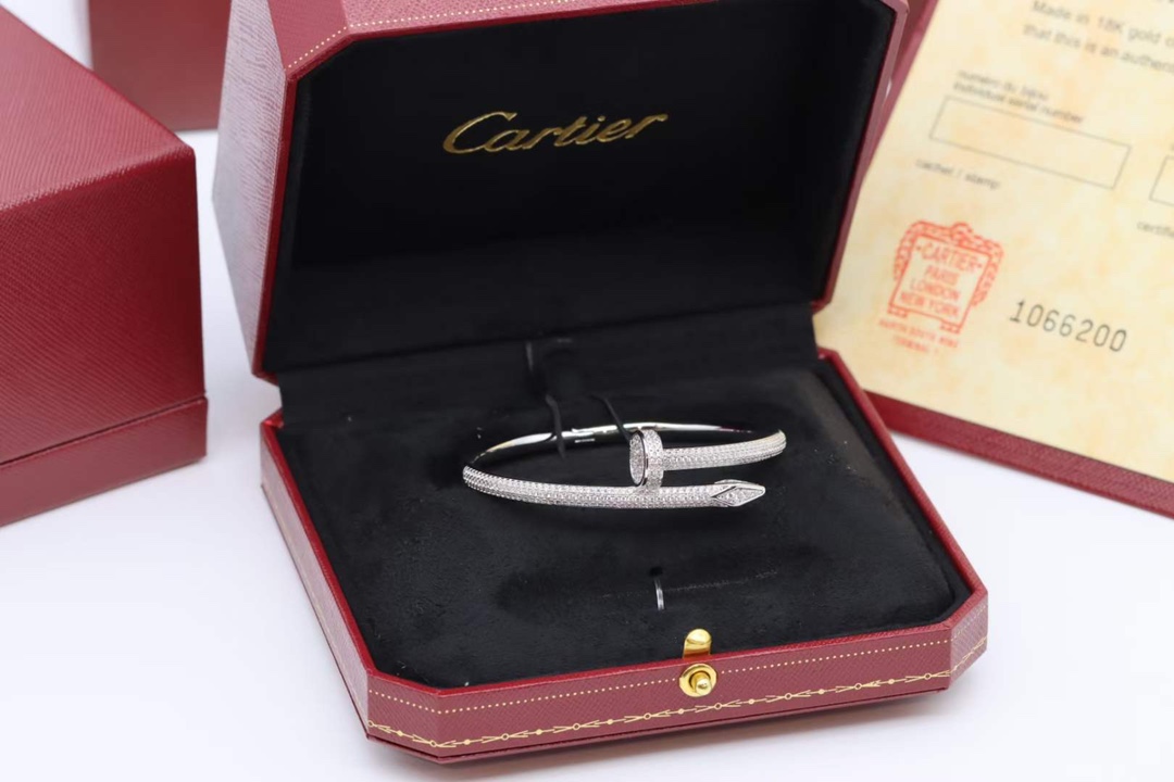 Cartier 卡地亚/Cartier Juste un Clou 满钉钻子手镯