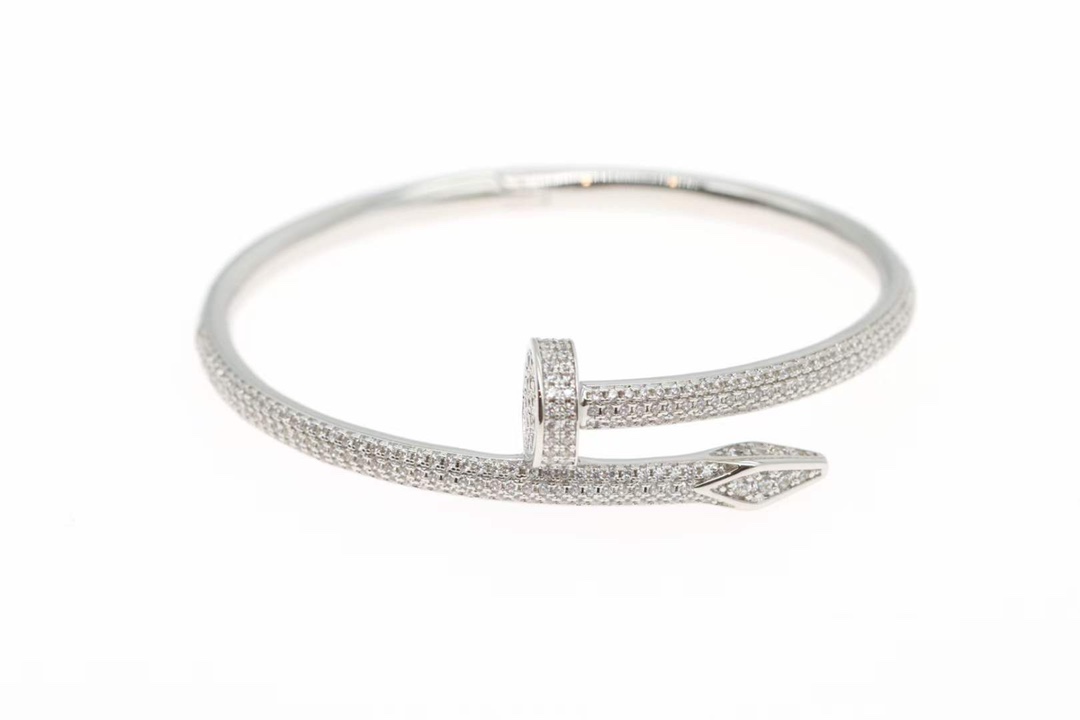 Cartier 卡地亚/Cartier Juste un Clou 满钉钻子手镯
