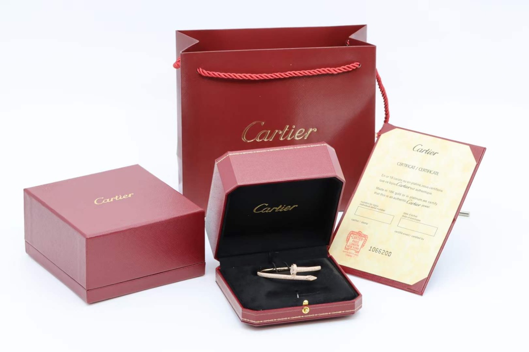 Cartier 卡地亚/Cartier Juste un Clou 满钉钻子手镯