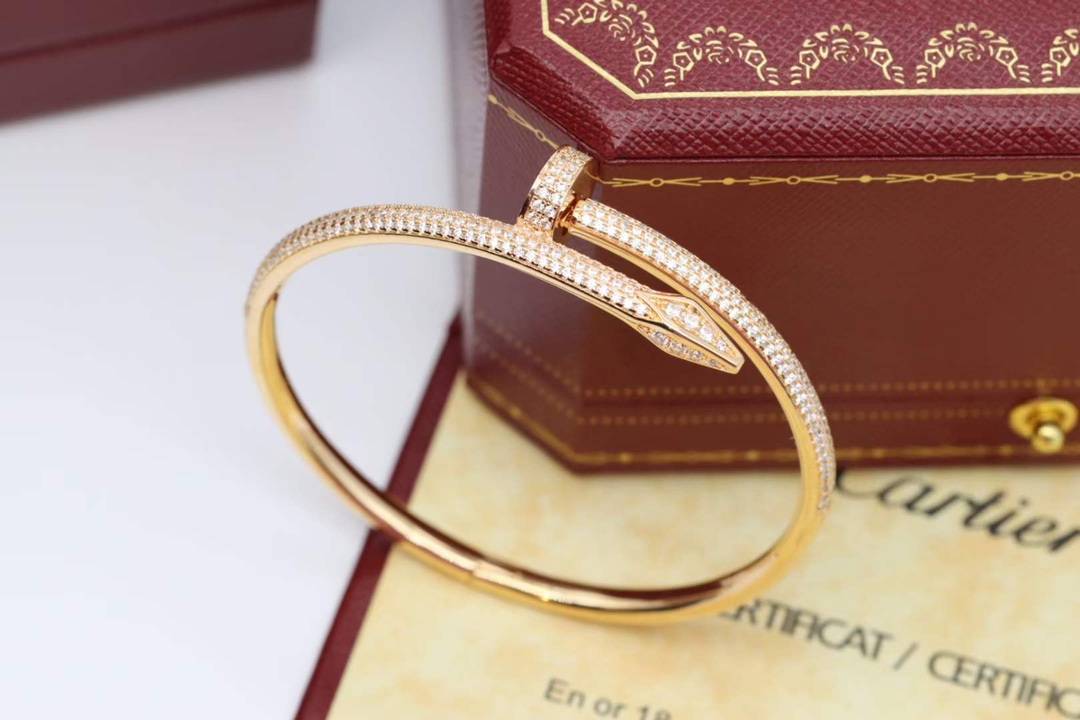 Cartier 卡地亚/Cartier Juste un Clou 满钉钻子手镯