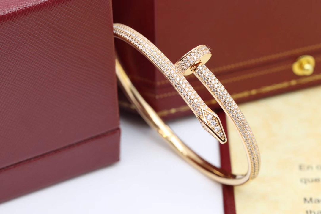 Cartier 卡地亚/Cartier Juste un Clou 满钉钻子手镯