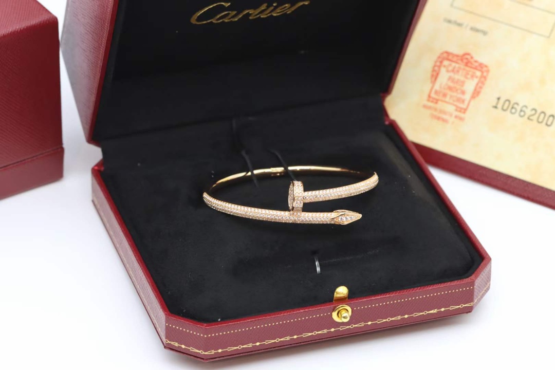 Cartier 卡地亚/Cartier Juste un Clou 满钉钻子手镯