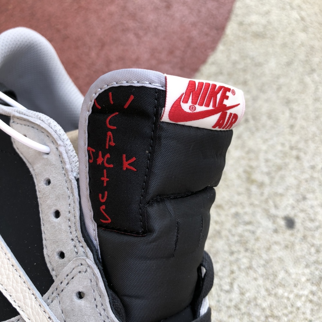 Travis Scott x Nike Air Jordan 1 Low AJ1 联名 低帮板鞋TS 联名倒钩 DM7866-010