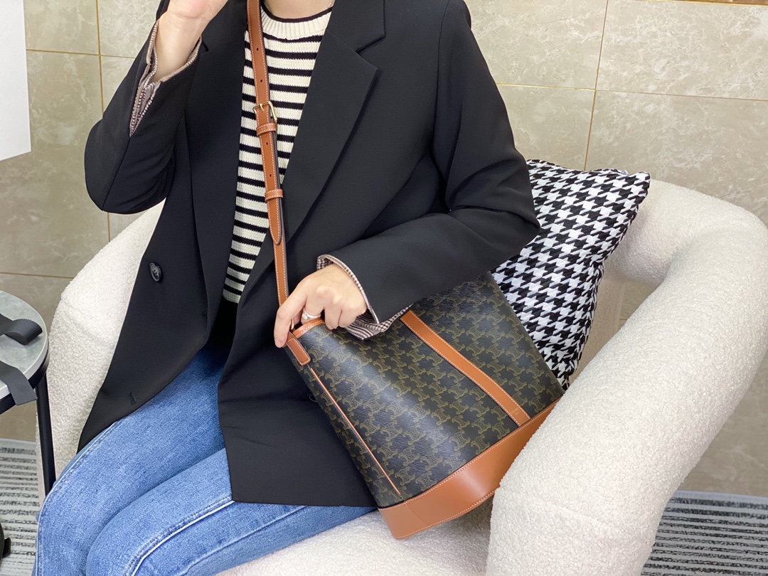 셀린느 가방 191132