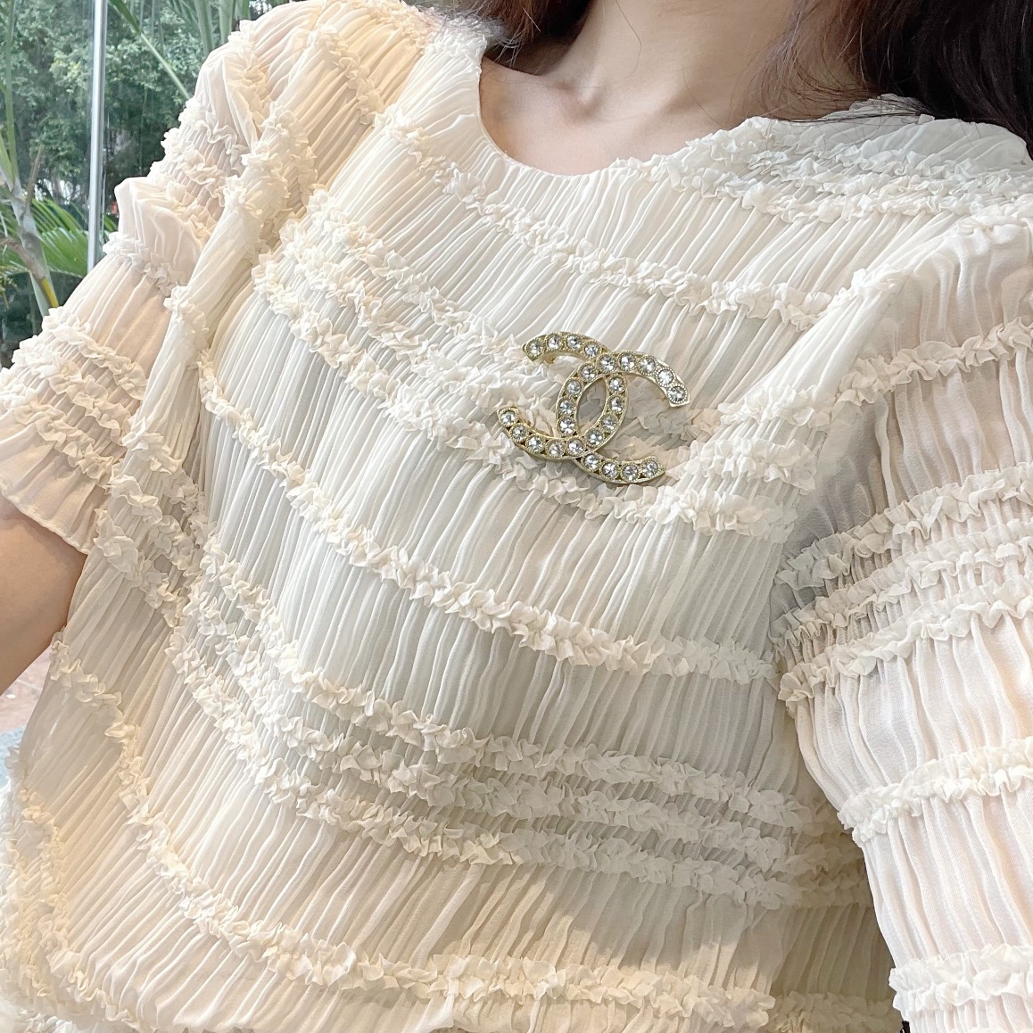 新款☑️CHANEL香奈儿双c 金色满钻胸针