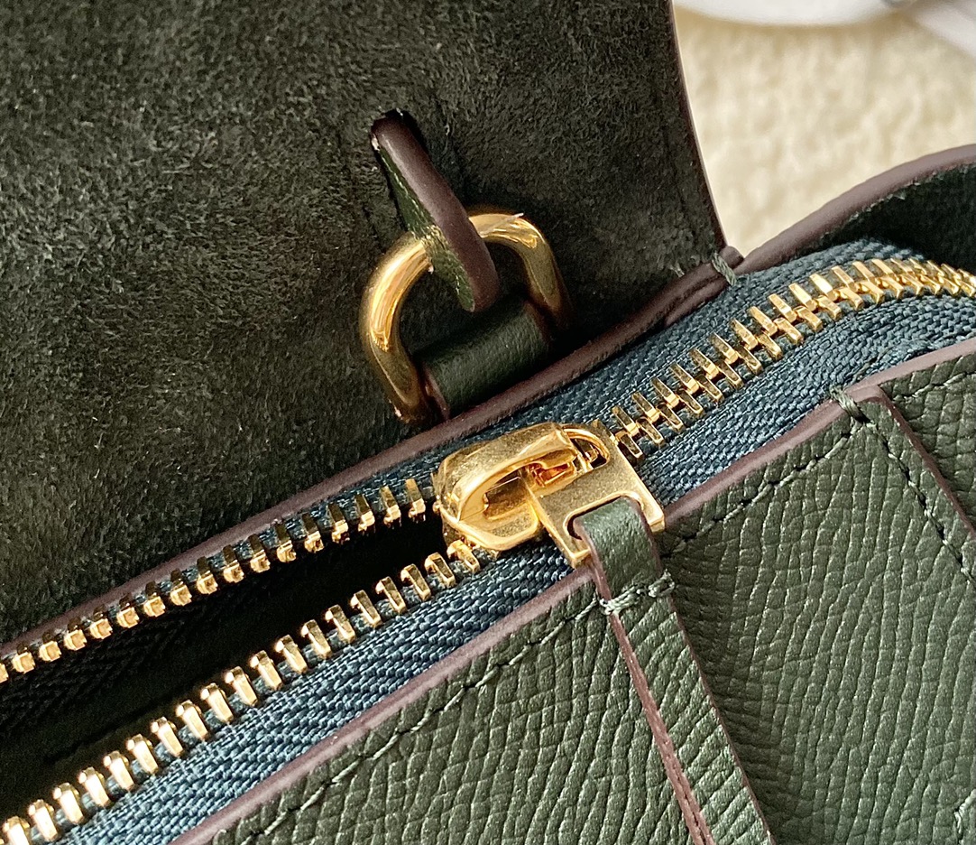 CELINE赛琳Belt 掌纹系列鲶鱼包194263