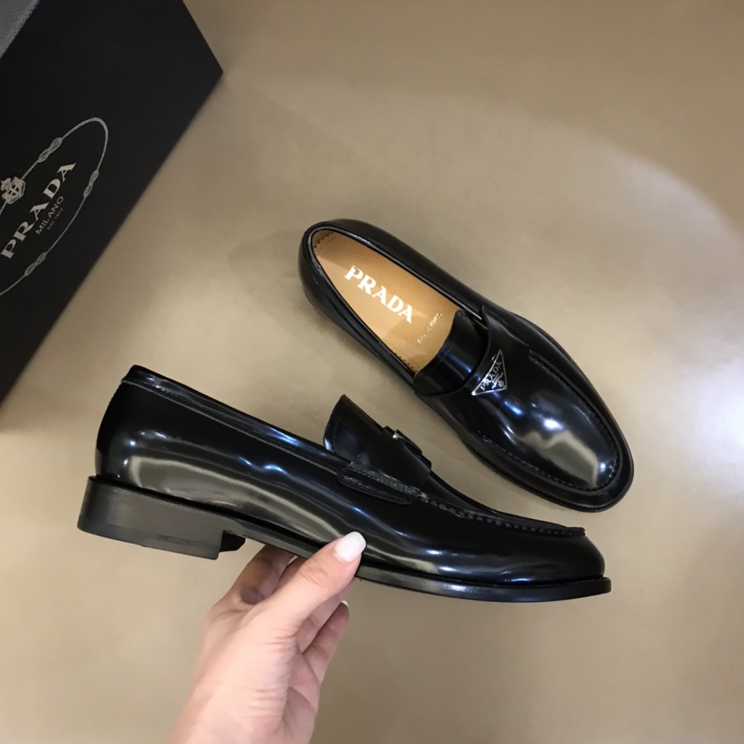 PRADA/普拉达   进口头层牛皮P家原单男士正装商务皮鞋