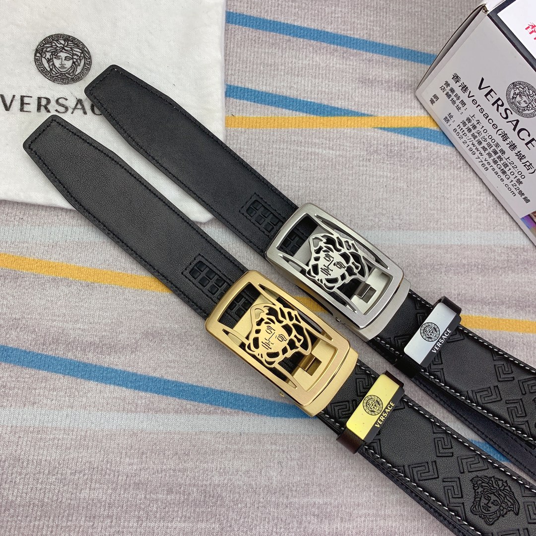 品名：VERSACE.范思哲 自动带 Pzdwlq材质：原单牛皮腰带 百分百头层牛皮腰带✨保证真皮，24K纯钢扣，专柜原单品质、做工精细，时尚大牌，送人自用首选包装： 请认准如图专柜包装赠送打孔器手提袋专柜礼盒宽度3.5CM