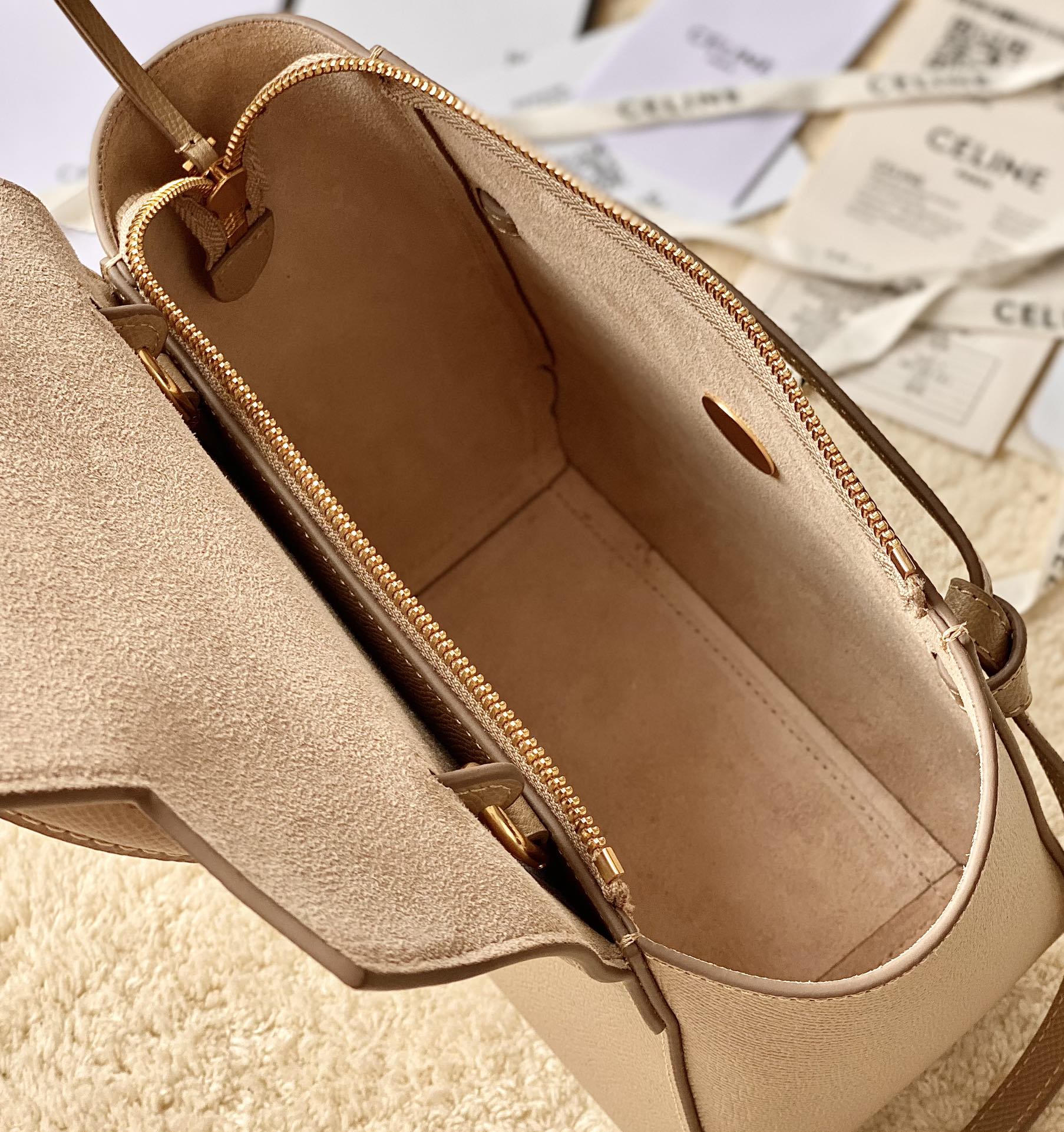 CELINE赛琳Belt 掌纹系列鲶鱼包189003