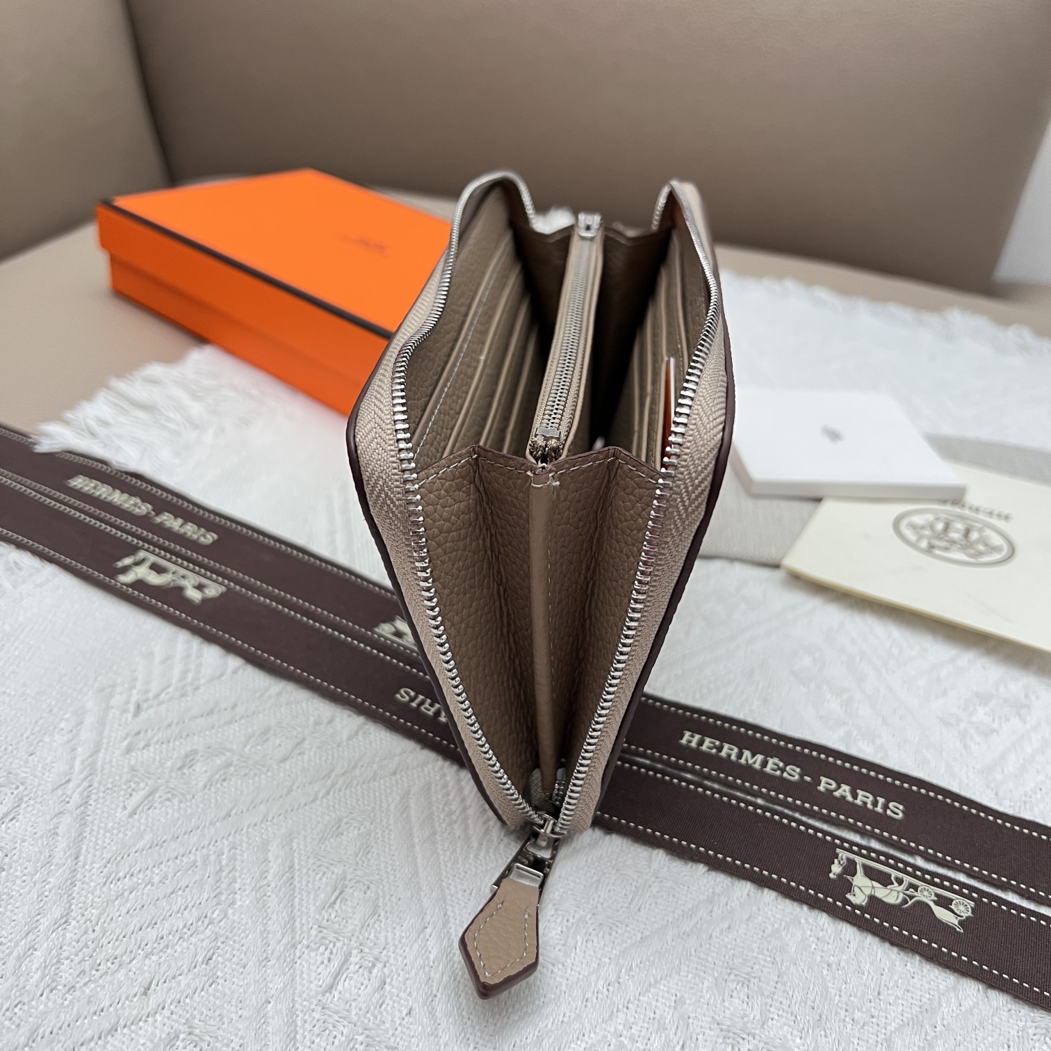 Hermes Constance Leather Zip Around Wallet, 19*11*2cm - Elegant & Functional 9 a1656575694206 5282