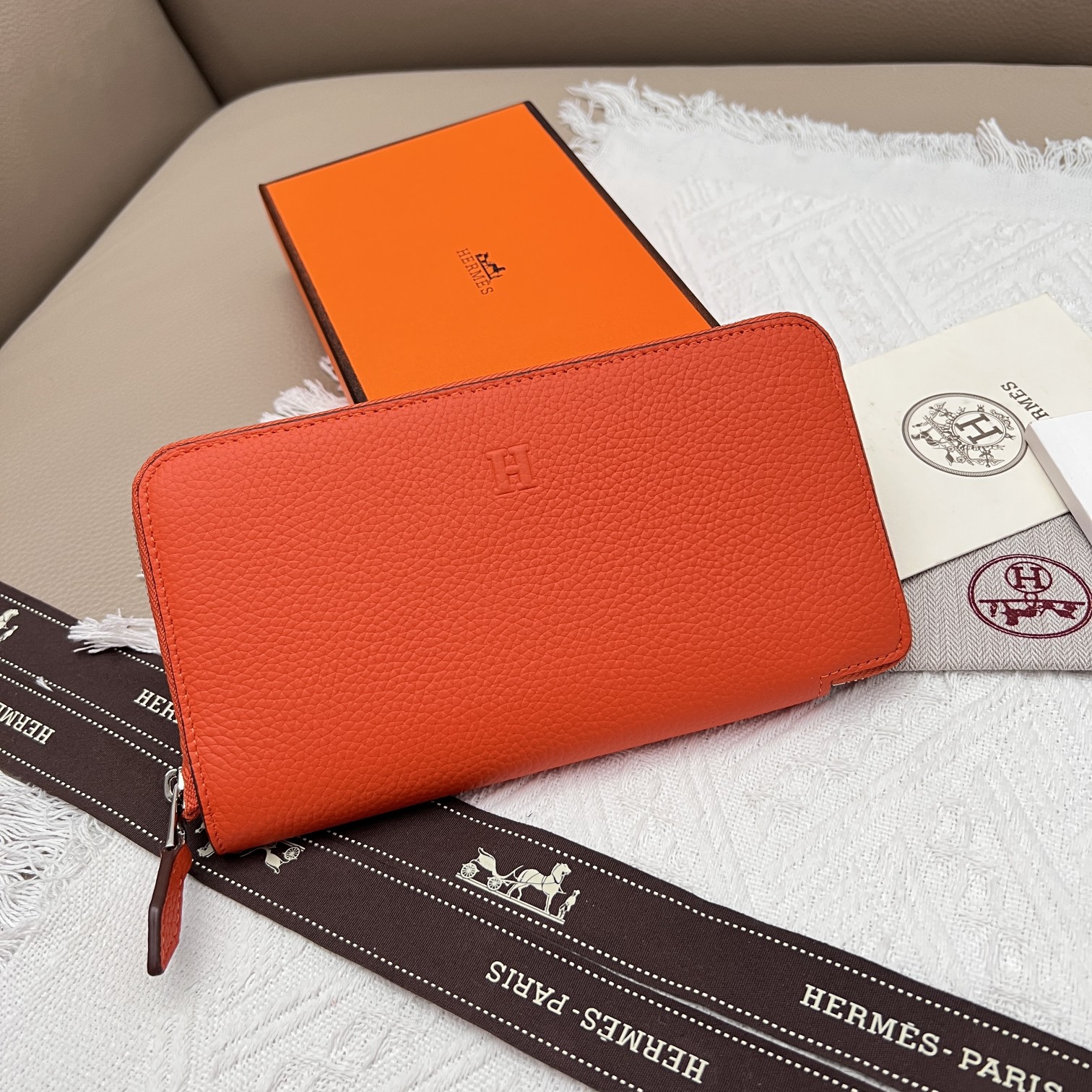 Hermès Constance Orange Litchi Leer Portemonnee met Rits - 19x11x2 cm