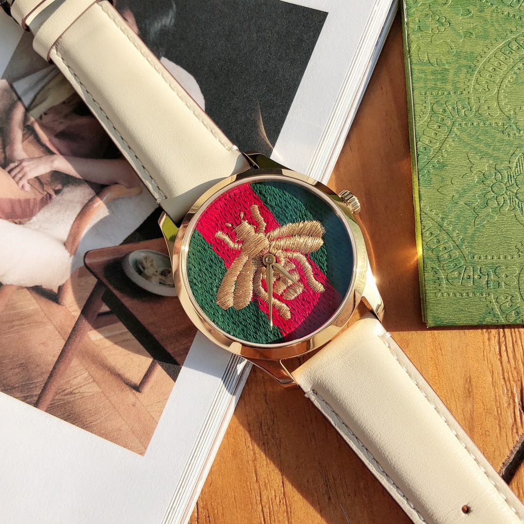 Часы Gucci