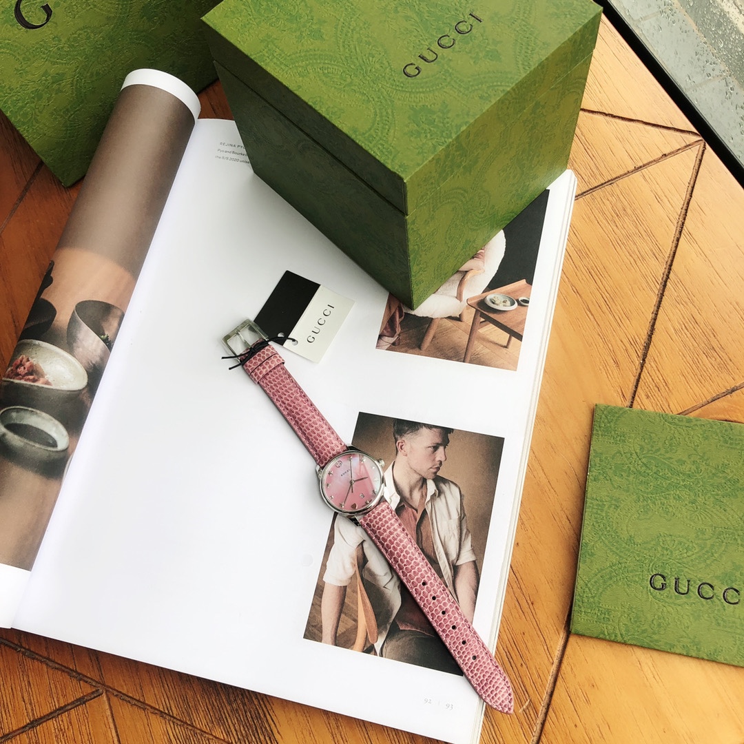 NO:388324,Batch: Original box: 30 Gucci model YA126586 bottom cover code and tag code, large size 36MM/small 29MM. Polished stainless steel thin case, paired with interlocking G crown, shell dial, paired with silver stars and planet patterns, Gucci scale interlocking G, bees, stars, rivets and rose gold heart shape, and colored shell disc, paired with golden comet pattern, snap buckle bottom cover, matched with bee carving, lizard leather strap with stainless steel pin buckle, original Swiss movement, sapphire crystal, with anti-reflective coating, waterproof level up to 5 ATM (160 feet/50 meters) with original box, fidelity!  ,gucci,gucci19860909批: 原盒:30 古驰 Gucci型号YA126586底盖编码和吊牌编码一致,大号36MM/小号29MM.抛光不锈钢薄表壳,搭配interlocking G表冠,贝壳表盘,配以银色星星和星球图案,Gucci刻度interlocking G、蜜蜂、星星、铆钉和玫瑰金色心形,以及彩色贝壳盘,搭配金黄色彗星图案,按扣底盖,配以蜜蜂雕花,蜥蜴皮表带配以不锈钢针式带扣,原装瑞士机芯,蓝宝石色水晶,配以防反光涂层,防水级别达到5 ATM（160英尺/50米）配原盒,保真！,,gucci,gucci,Watch