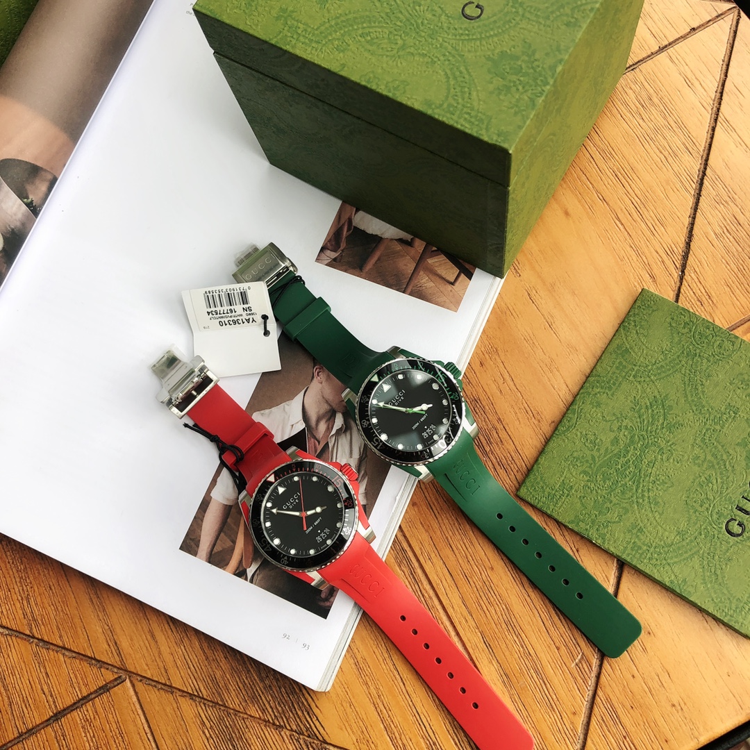 NO:388900,Batch: Original box: 30 Gucci Original Swiss movement, the bottom cover code is consistent with the tag code!  The original single Gucci new neutral diving watch, 40 mm diameter, with the brand's iconic snake pattern and luminous display as the dial. It is made of stainless steel, is polished with satin brushed, and is matched with a rubber strap that matches the dial's color. The dial's unidirectional rotating bezel is also decorated with fluorescent time scales, which can be used for diving countdown. The waterproof depth reaches 200 meters!  Promising!  ,gucci,gucci19860909批: 原盒:30 古驰 原装瑞士机芯,底盖编码和吊牌编码一致！原单Gucci新款中性潜水表,40 mm表径,以品牌标志性蛇形图案和夜光显示为表盘.应用不锈钢材质,经缎面拉丝润饰,并搭配与表盘配色一致的橡胶表带.表盘单向旋转表圈上还装饰荧光时标刻度,可进行潜水倒计时.防水深度达到200米！可力推！,,gucci,gucci,Watch