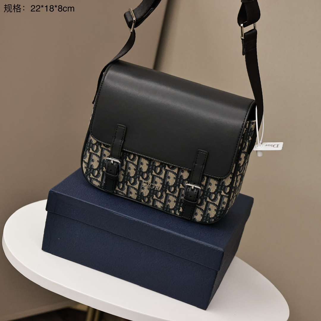 I5   Dior迪奥邮差包