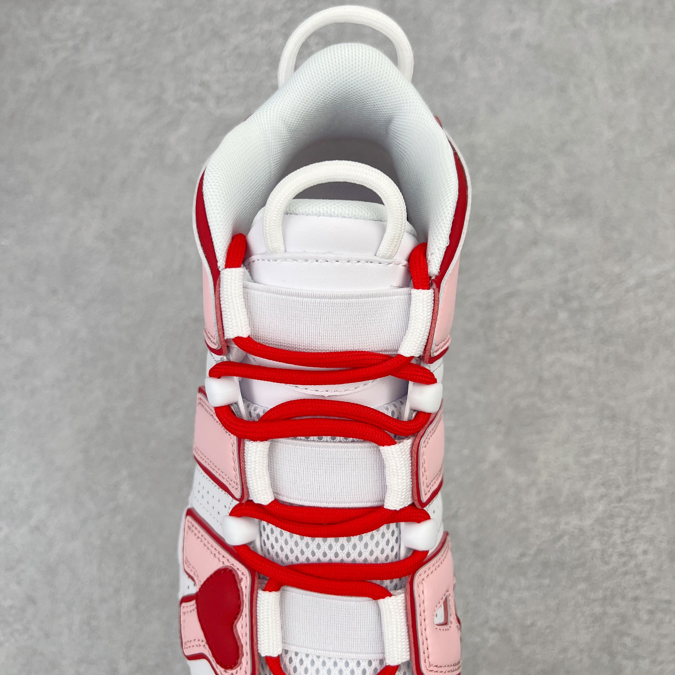 图片[5]-＃CK纯原福利 NK Air More Uptempo ’96 OG 皮蓬大AIR复古篮球鞋 以流行于街头的涂鸦文化为设计灵感 整体的设计风格夸张而充满魅力 厚实而充满质感的皮质鞋面两侧印刻了一对巨大的字母“AIR”独特炫酷的外观惊艳无比 尺码：36 36.5 37.5 38 38.5 39 40-选品中心