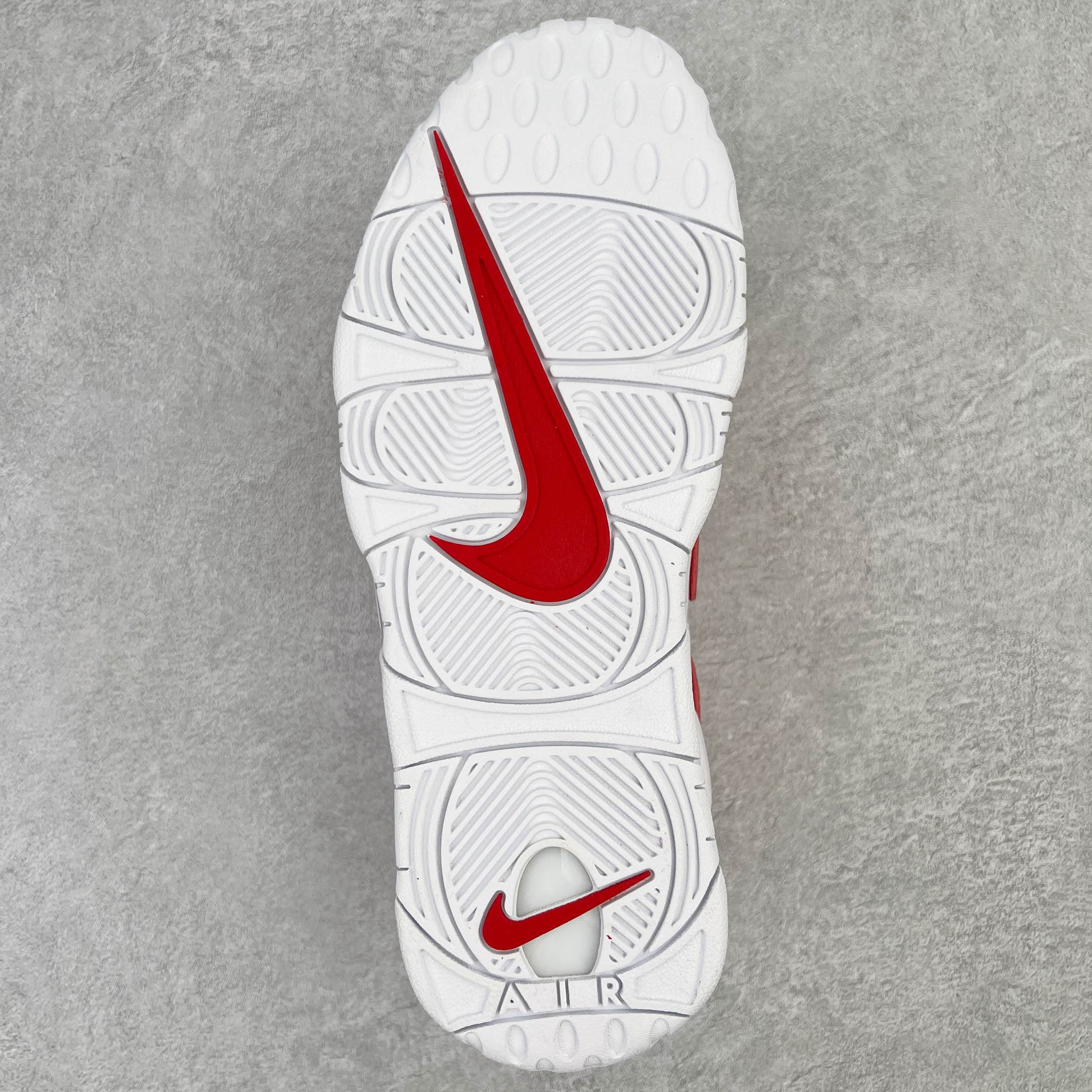 图片[9]-＃CK纯原福利 NK Air More Uptempo ’96 OG 皮蓬大AIR复古篮球鞋 以流行于街头的涂鸦文化为设计灵感 整体的设计风格夸张而充满魅力 厚实而充满质感的皮质鞋面两侧印刻了一对巨大的字母“AIR”独特炫酷的外观惊艳无比 尺码：36 36.5 37.5 38 38.5 39 40-选品中心