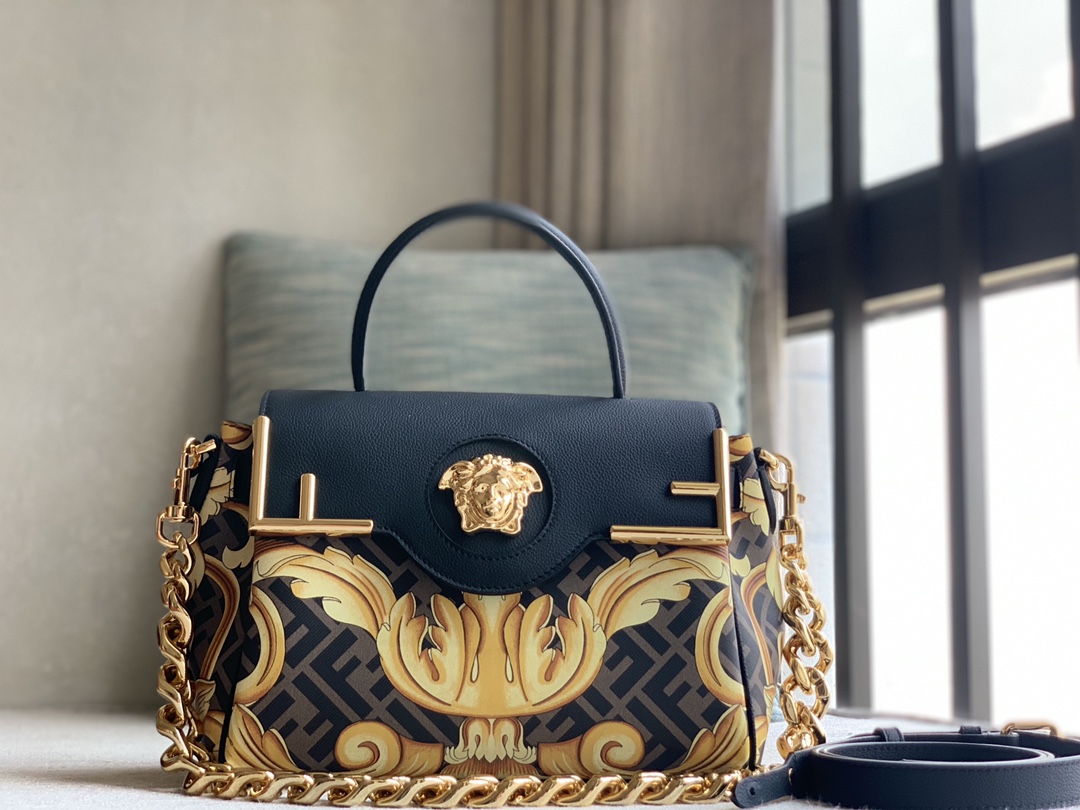Fendi Versace's premium Versace by FEND1 series handbags, the design of the iconic LaMedusa handbag, reinterprets the Fendace Gold Baroque print,