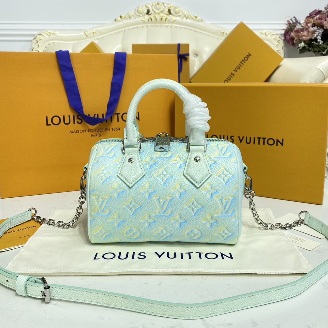 顶级原单M46163粉46092绿本款SpeedyBandoulière20手袋以新季色彩展露微妙莹泽经