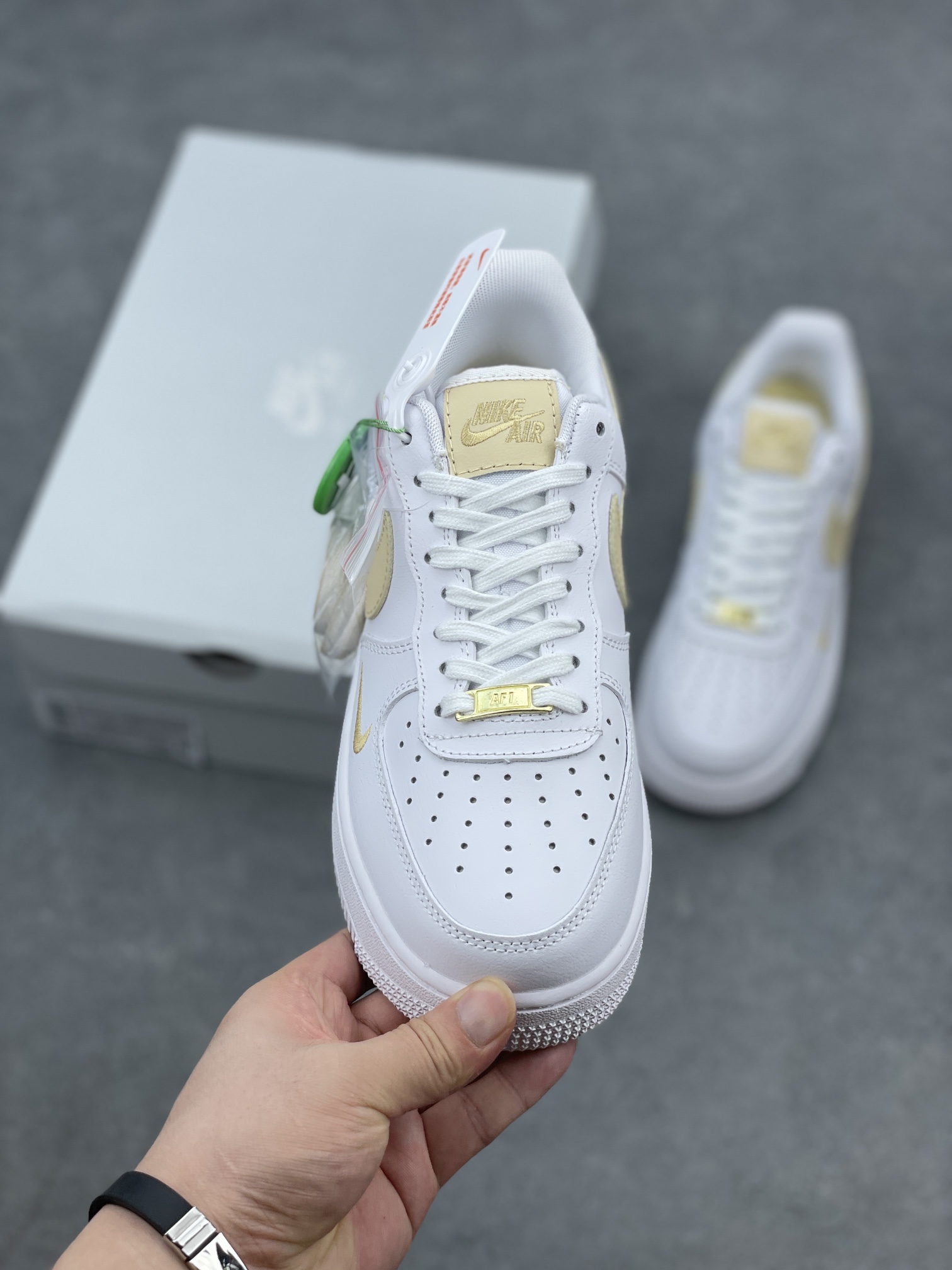 Nike Air Force 1 '07: Iconic Style, Cushion Comfort, and Premium Quality 3 i1656588329 2120 1