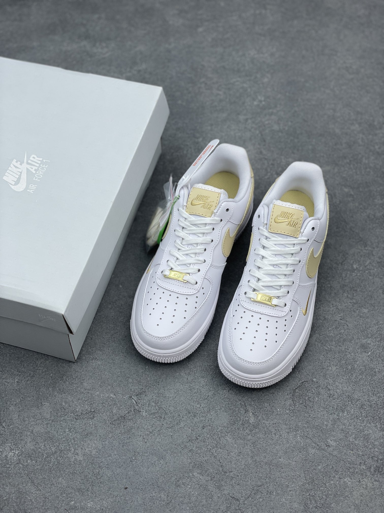Nike Air Force 1 '07: Iconic Style, Cushion Comfort, and Premium Quality 9 i1656588329 3250 7